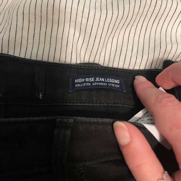 Hollister black skinny jeans - Picture 2 of 2